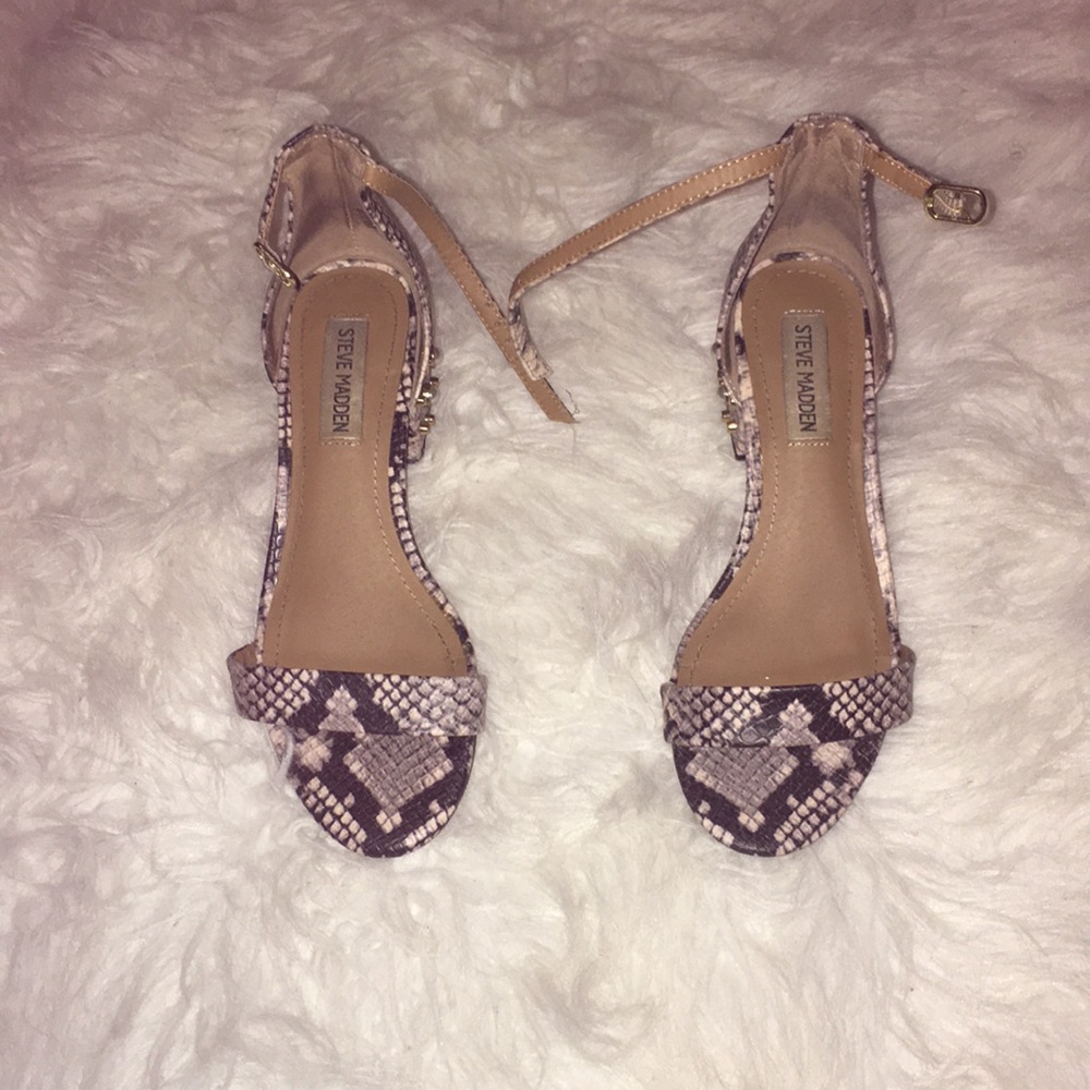 Heels - Picture 4 of 6